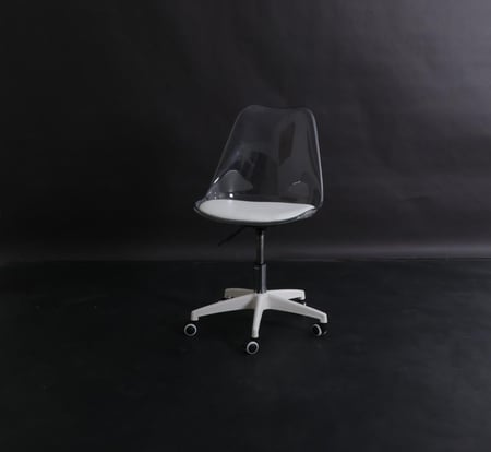 كرسي مكتبي متحرك شفاف