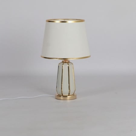 اباجورة 3 الوان