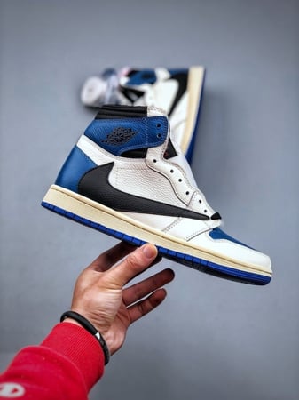 AIR JORDAN 1 HIGH X TRAVIS SCOTT X FRAGMENT DESIGN