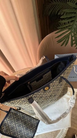 شنطة توري بورش