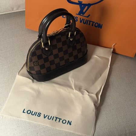 شنط لويس فيتون