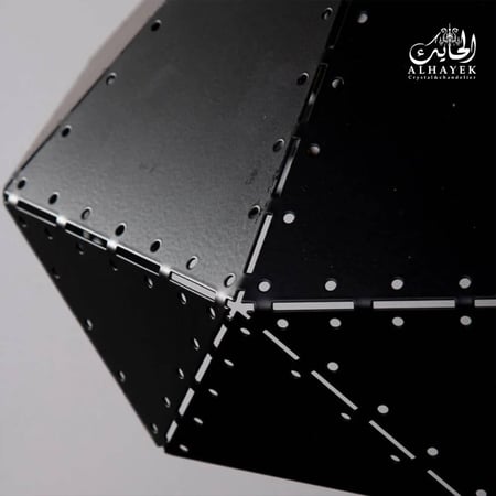 ثريا علاقي حديد مخرم بقاعدة خشب