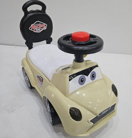 سيارة أطفال دف بدفع بالرجلين مع عجلة قيادة – تصميم كرتوني لطيف بعينين – فريق السباق