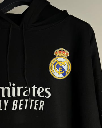 هودي ريال مدريد اللون الاسود