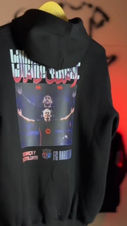 بلوفر برشلونه بتصميم ميسي و لامين جمال