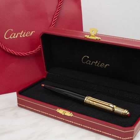 قلم كارتير اسود مع ذهبي