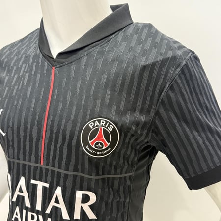 باريس 25-26 الطقم الرابع