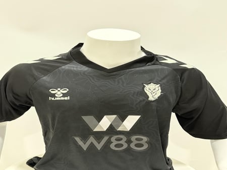 سندرلاند 25-26 الطقم الثالث