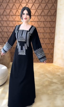 فستان تراثيه انيقه مطرز بنقش تراثي