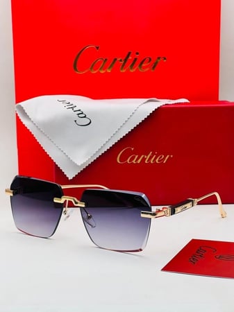 نظارة شمسية رجالية إطار ذهبي وعدسات رمادية متدرجة مع ملحقات الماركة