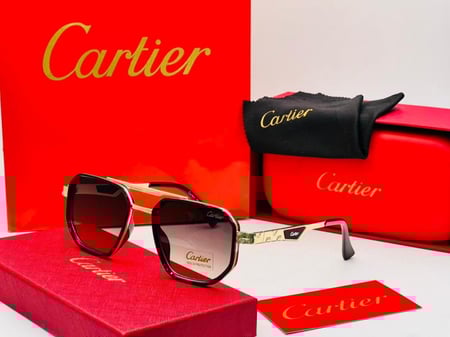 نظارة شمسية رجالية إطار ذهبي وعدسات بني متدرج مع ملحقات الماركة