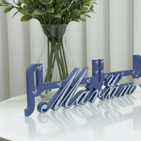 اسم ثري دي اكريليك فخم برسم فراشة تصوير  جانبي