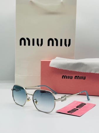 نظارة ميو ميو اللون فضي سماوي