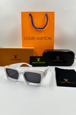 نظارة لويس فيتون نسائية اللون ابيض