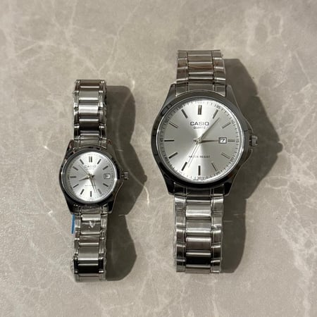 طقم ساعة كاسيو كابلز اللون فضي