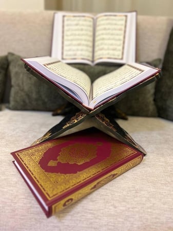 مصاحف خط كبير لكبار السن وضعف النظر ثلاث مصاحف- لون خمري