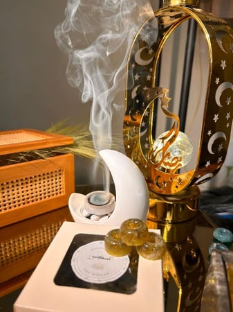 مستكة مسكاب استمتع بتجربة عطرية متكاملة تجمع بين الأصالة والانتعاش في باقة واحدة مميزة   بخور ملكي نفحات شرقية فاخرة تعبّر عن الهيبة والرقي  فانيلا دفء ناعم ولمسة حلاوة أنيقة  توت عطر فاكهي جذاب  رمان رائحة منعشة   ليمون انتعاش مشرق ينعش الأجواء سواء