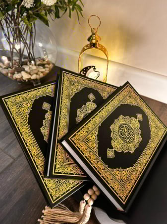 مصاحف خط كبير لكبار السن وضعف النظر ثلاث مصاحف