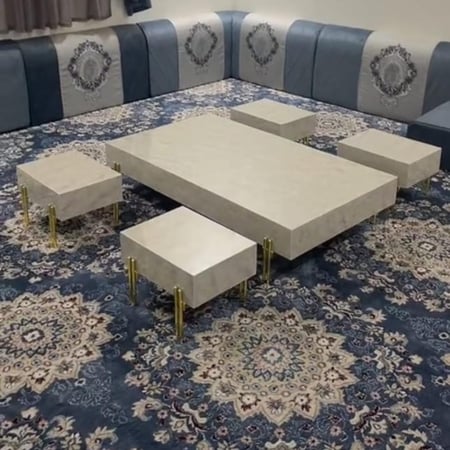 طقم طاولة ارضي بيج