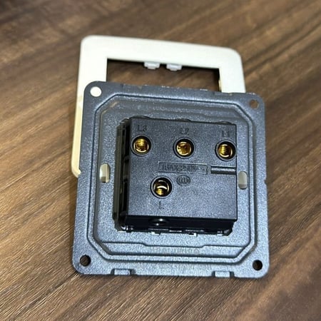 افياش ومفاتيح