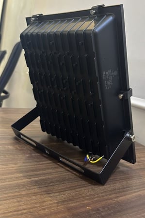 كشاف ليد خارجي متحرك 150واط  ضمان 2 سنوات