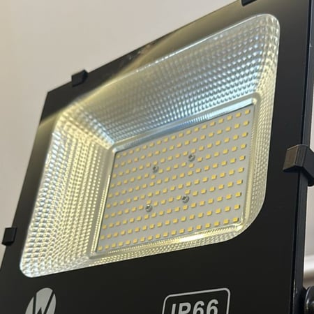 كشاف ليد خارجي متحرك 50 واط  ضمان 2 سنوات