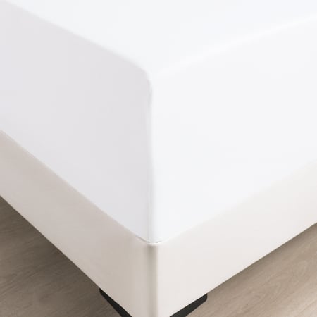 مفرش سرير مطرز