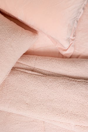 مفرش رهام شتوي مفرد ونص فرو وردي عدد القطع 4