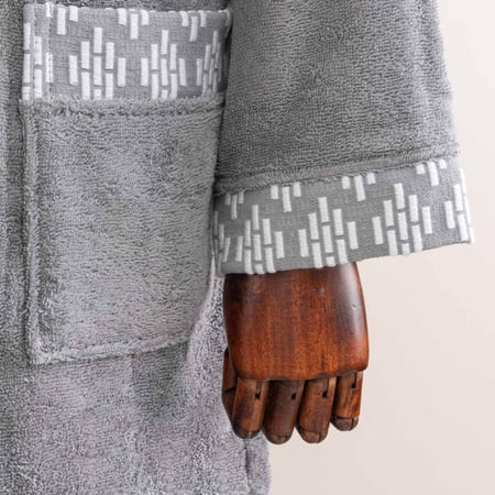 طقم أرواب استحمام نومي قطن  تركي مطرز أبيض و رصاصي عدد القطع 14