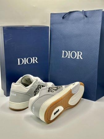 DIOR