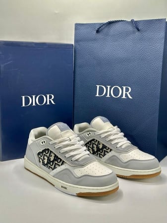 DIOR
