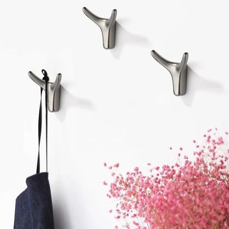 علاّقات جدارية بتصميم فني