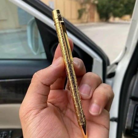 Cartier Santos Gold Engraved Pen - قلم كارتير سانتوس ذهبي منقوش