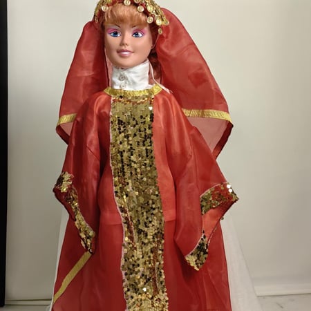 دميه لبس الزبون الاحمر