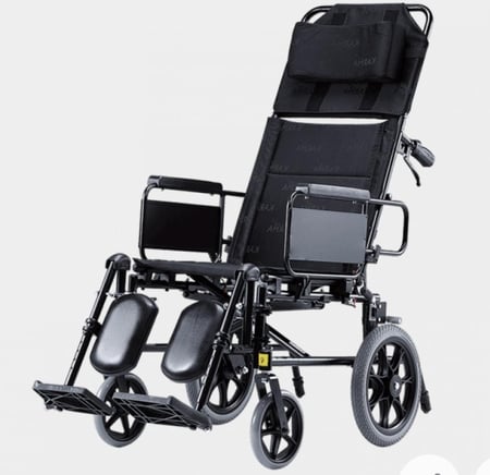 كرسي متحرك للمعاقين