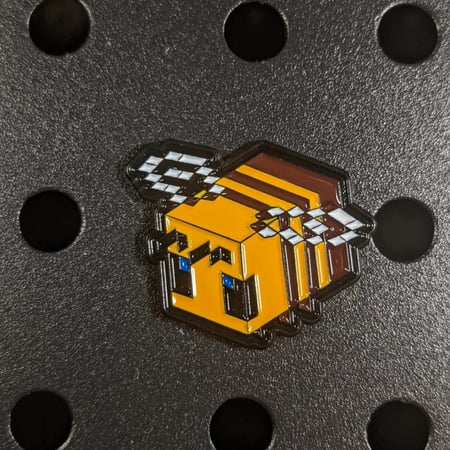 بروش النحلة الذهبية من لعبة ماينكرفت