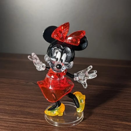 فيقرز شخصية ميني موس من عالم ديزني ، تركيب على هيئة كريستال