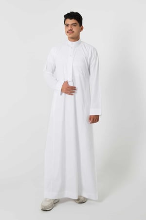 ثوب كلاسيك شبابي أبيض – الشياكة للأناقة الشبابية