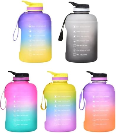 الكوتش زجاجة مياه رياضية سعة 2.2 لتر، زجاجة رياضية كبيرة خالية من البيسفينول ايه، زجاجة مياه 2.2 لتر، زجاجة مياه مانعة للتسرب 1 جالون للياقة البدنية والصالة الرياضية (اسود)