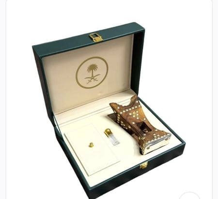 بوكس جلد فاخر  مع مبخره