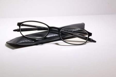 نظارة قراءه صغير