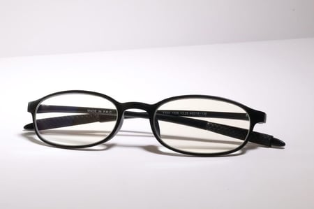 نظارة قراءه صغير