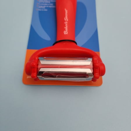 مقشرة 3 شفرات بيكري سكرت اللون احمر