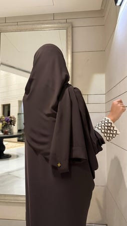 Half Bisht – Brown Abaya with Brown and Off-White Tricot Trim