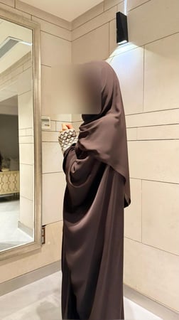 Half Bisht – Brown Abaya with Brown and Off-White Tricot Trim