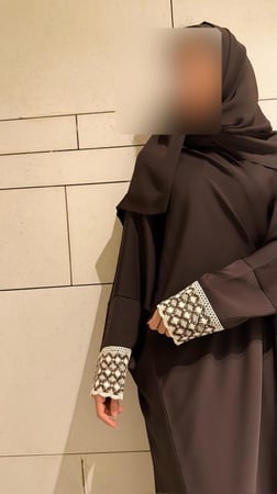 Half Bisht – Brown Abaya with Brown and Off-White Tricot Trim