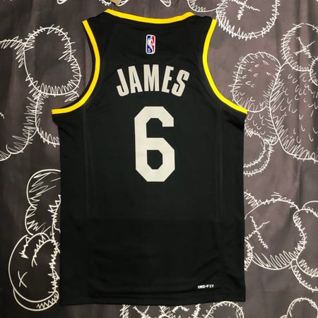 Lakers خامة لعيبة