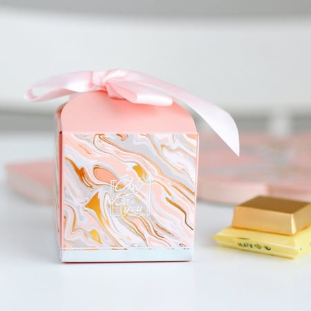 توزيعات للكبار عيدية علب عيديات علبة وردي هدية هدايا عيدكم مبارك تهنئة