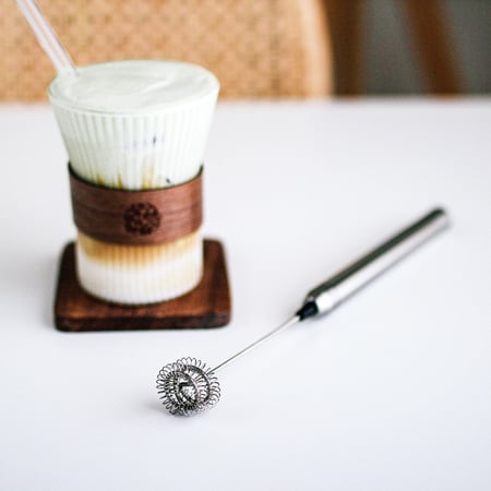 قهوة دالغونا Dalgona ماتشا خفاقة حليب كهربائية طريقة عمل كريمة القهوة