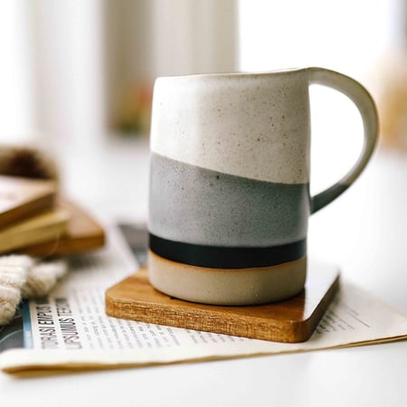 كوستر كل الأيام السعيدة بدايتها قهوة